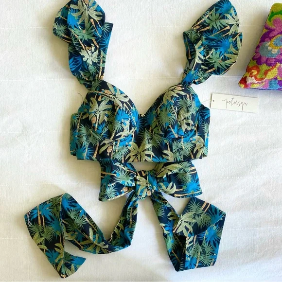 NWT Petersyn X Revolve Joplin Paradise floral flutter sleeve crop top - Picture 2 of 12